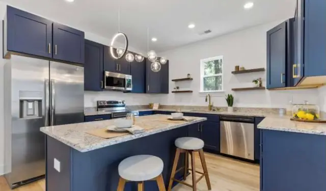 Naval island and perimeter with granite counters